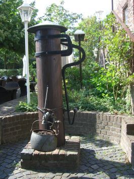 Wachtendonk : Am Pulverturm, Pumpe